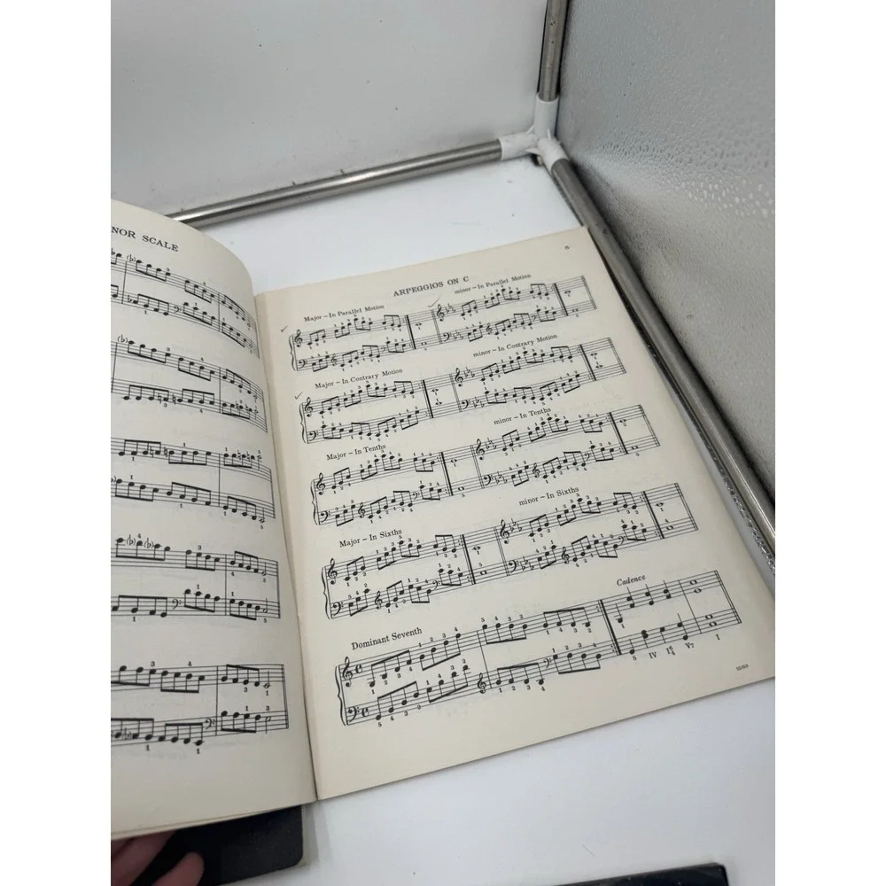 Lot of 5 Vintage Piano Books Star Wars T.v. Them and Scales Sheet music beginner